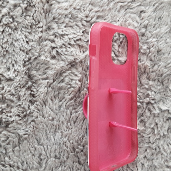 Loopy case - Picture 3 of 3